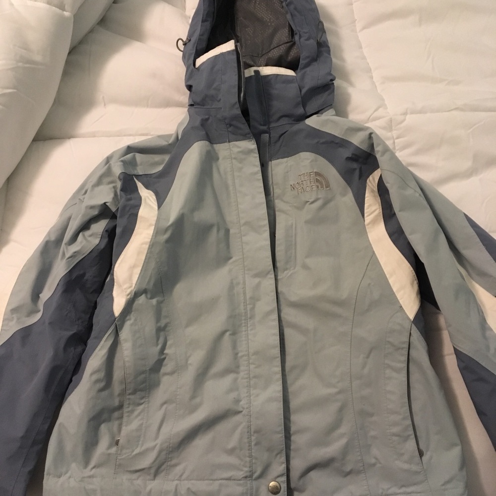 Northface women’s windbreaker